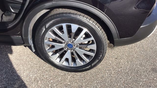 Certified 2022 Ford Escape Titanium image 11