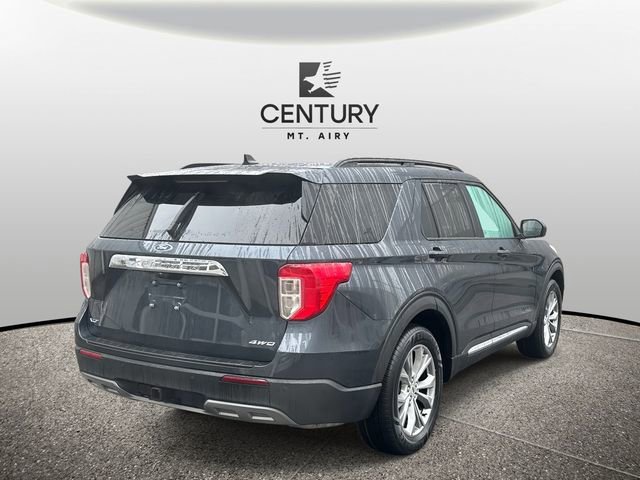 Certified 2022 Ford Explorer XLT w/ Equipment Group 202A image 4
