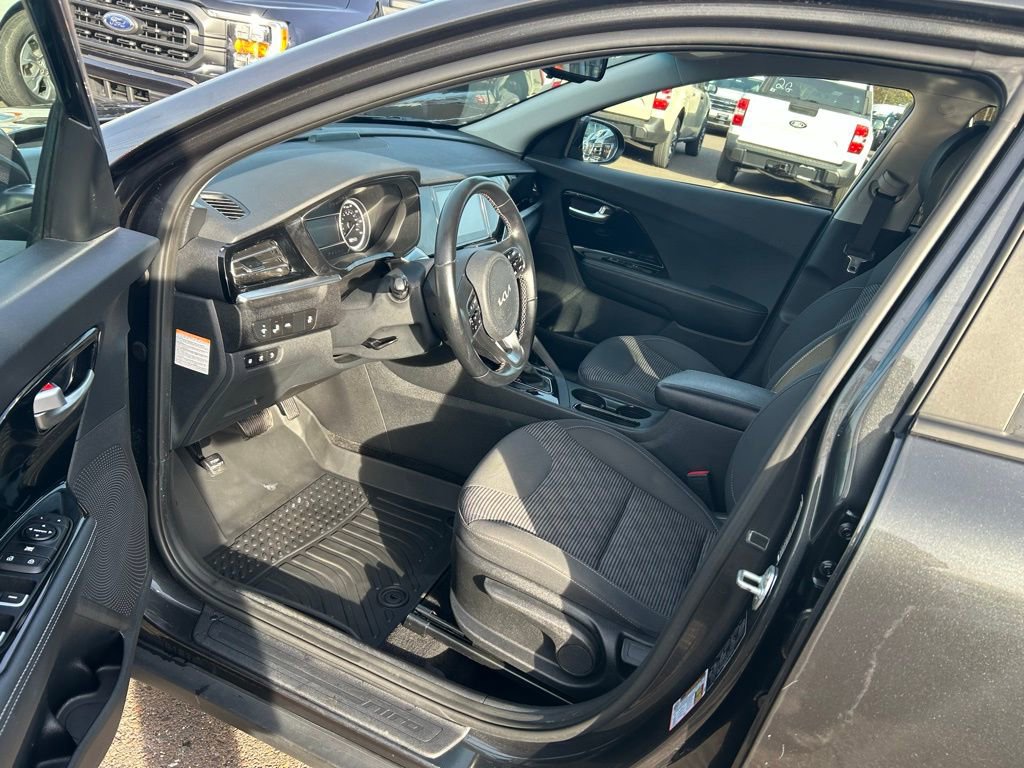 Used 2022 Kia Niro LXS image 15