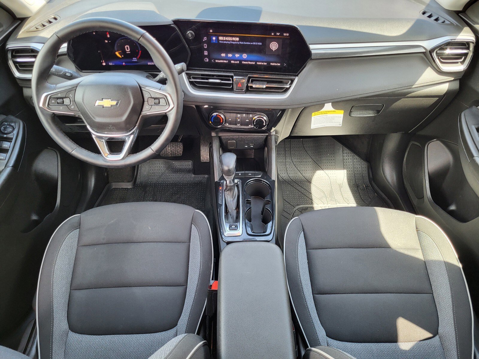 Used 2025 Chevrolet TrailBlazer LT w/ LT Cold Weather Package image 13