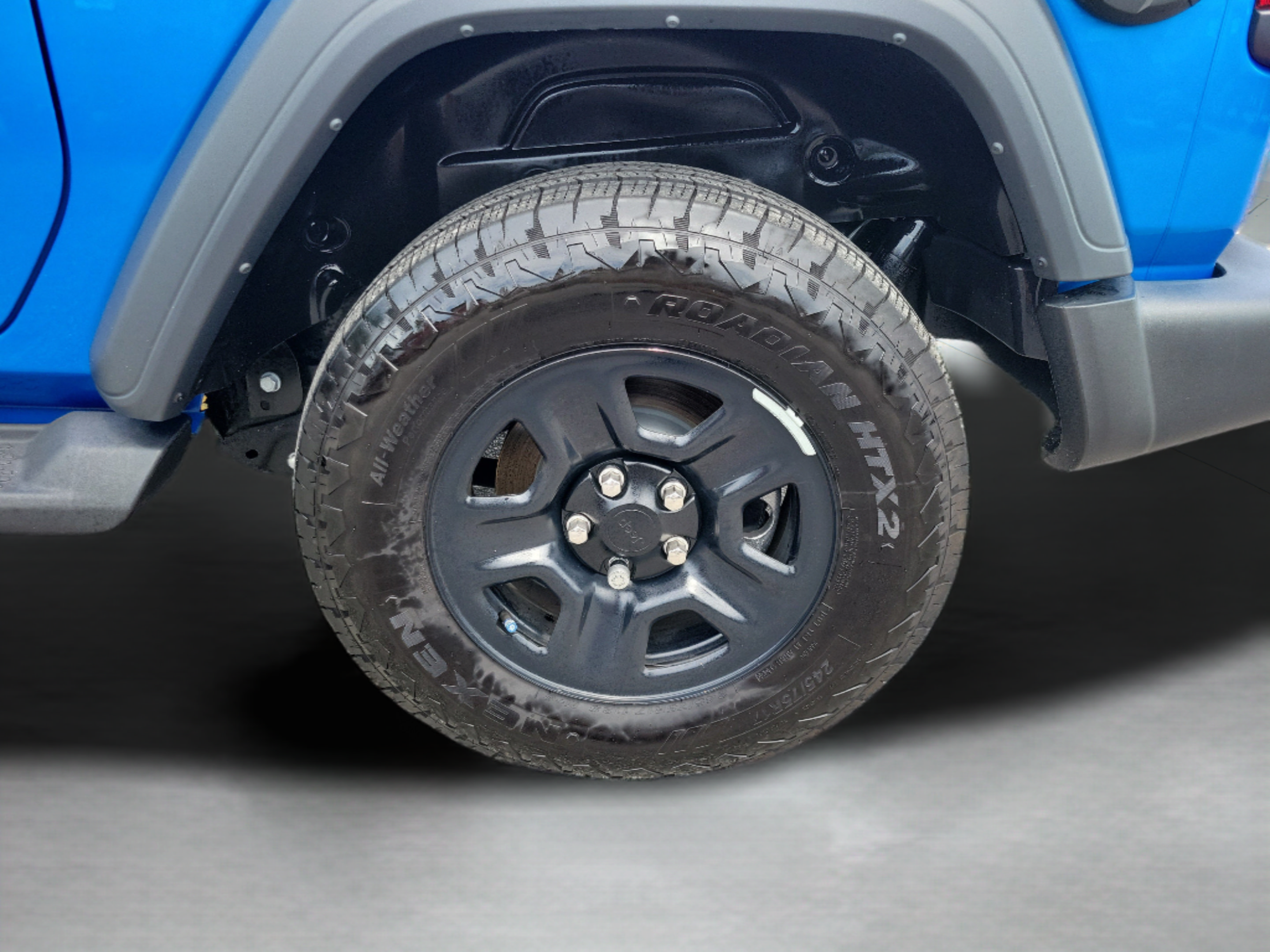 Used 2025 Jeep Wrangler Sport AWD/4WD image 5
