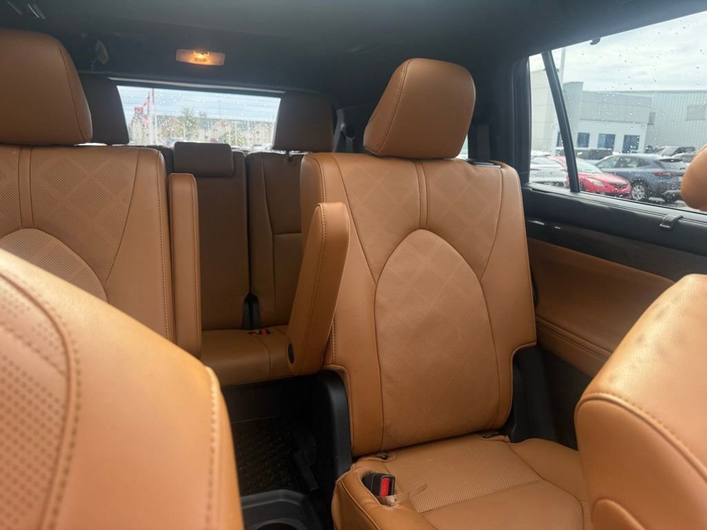 Used 2025 Toyota Highlander Platinum AWD/4WD image 68