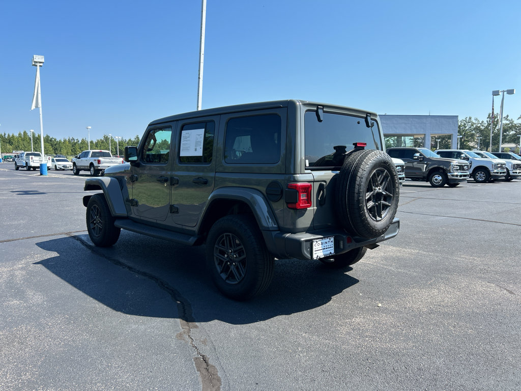 Used 2020 Jeep Wrangler Unlimited Sahara AWD/4WD image 5