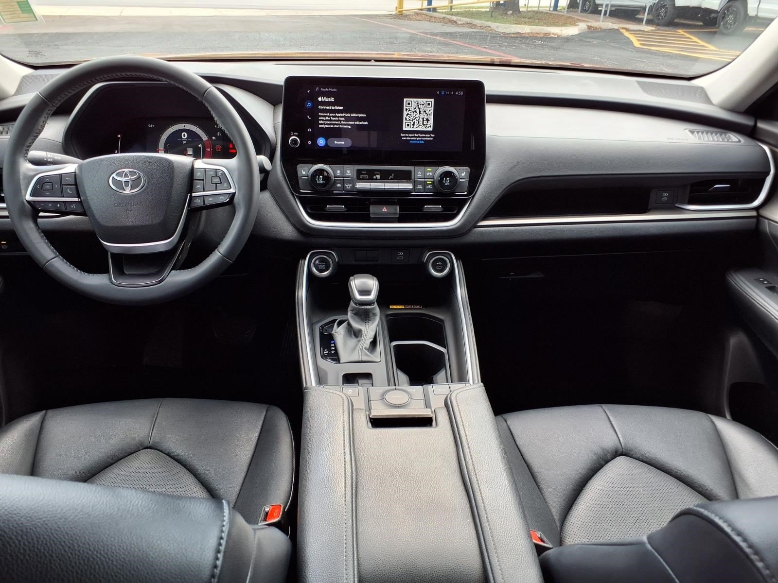 Used 2024 Toyota Grand Highlander AWD image 12