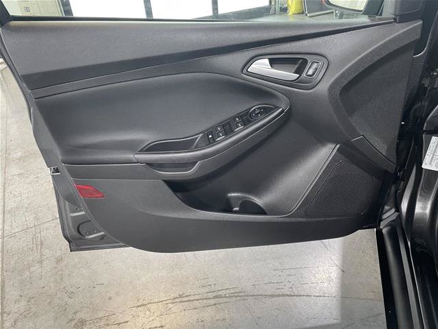 Certified 2018 Ford Focus SE FWD image 18