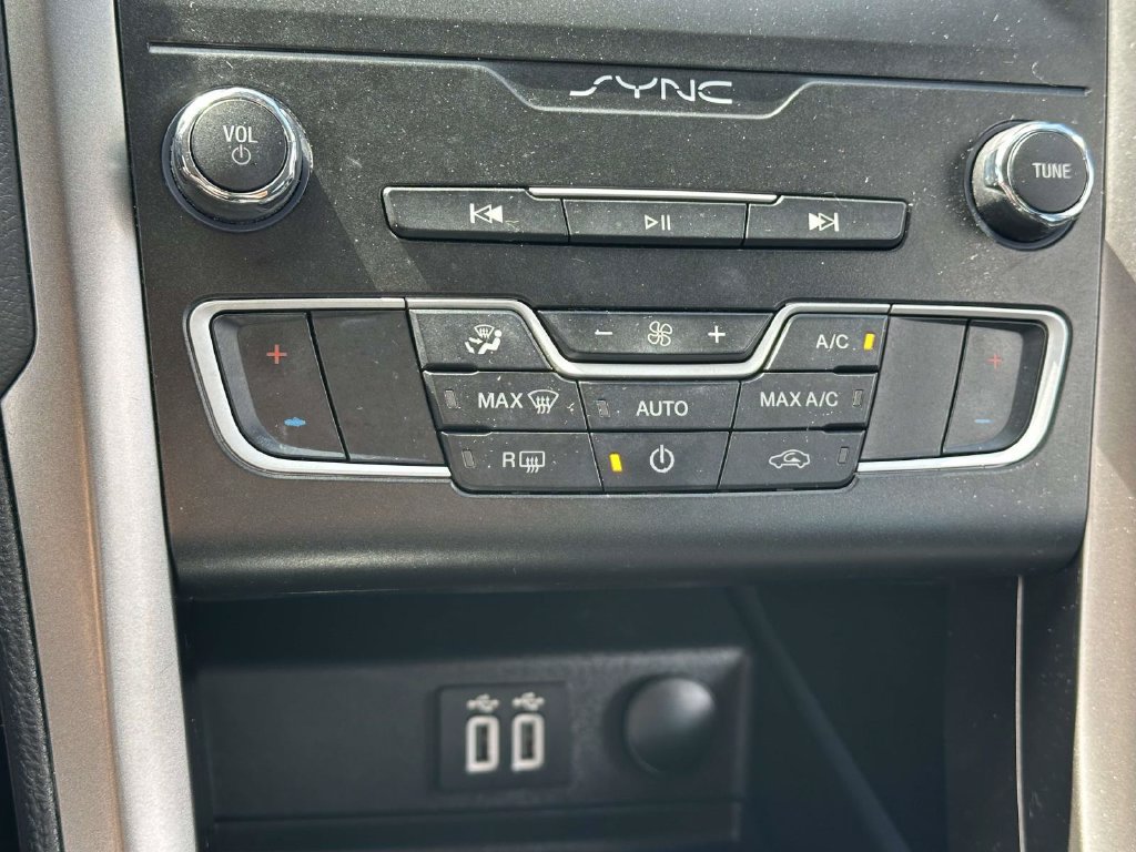 Certified 2020 Ford Fusion SE FWD image 20