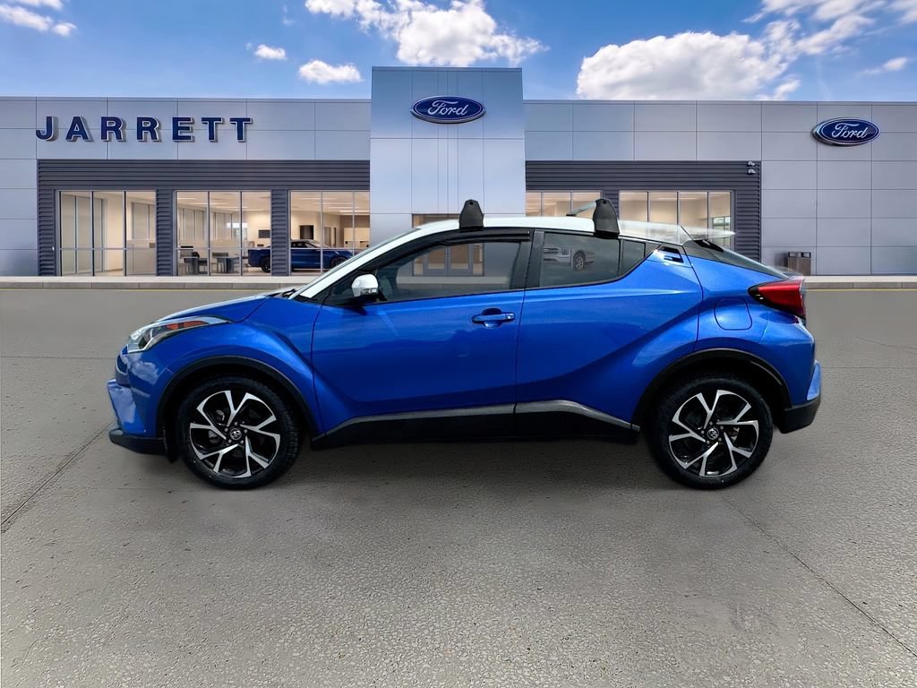 Used 2019 Toyota C-HR XLE FWD image 4