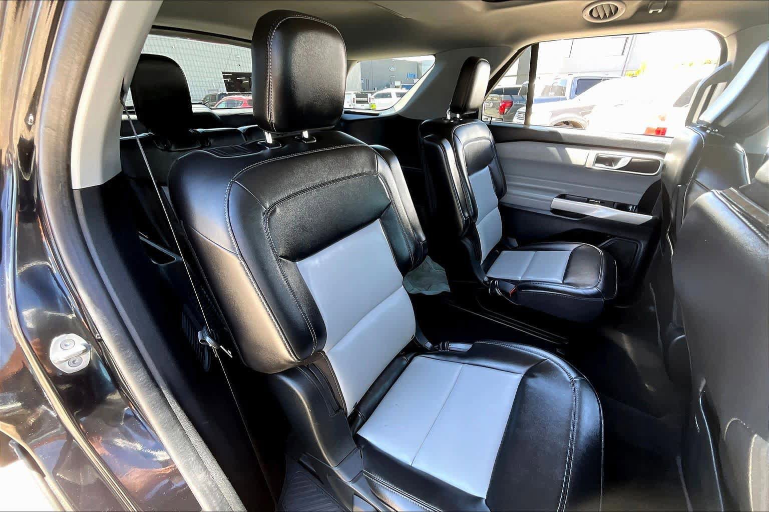 Certified 2022 Ford Explorer XLT w/ Equipment Group 202A RWD image 19