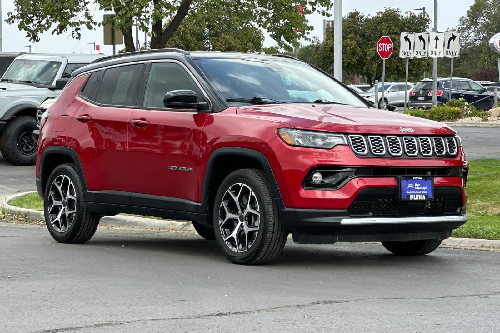 Used 2025 Jeep Compass Limited AWD/4WD image 9
