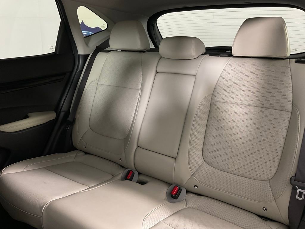 Used 2021 Kia Seltos SX w/ SX Sunroof Package image 16