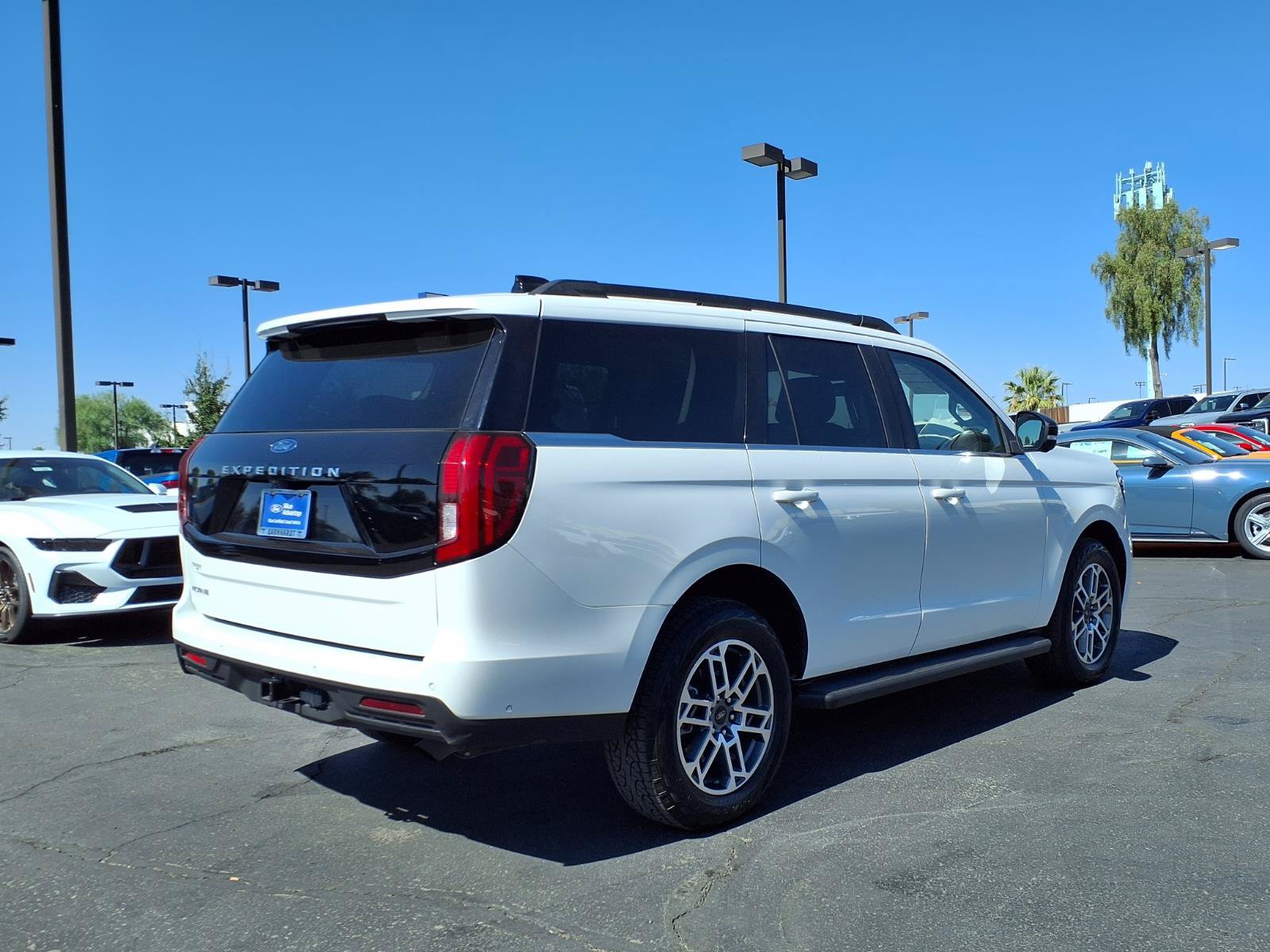 Certified 2025 Ford Expedition Active AWD/4WD image 6