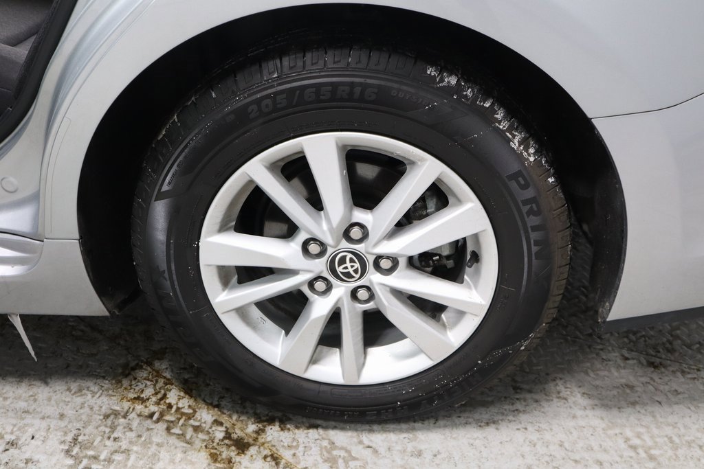 Used 2025 Toyota Camry LE image 18