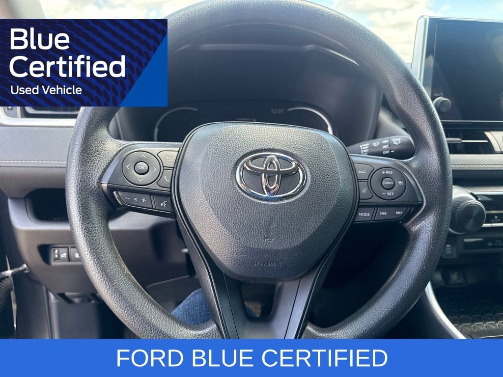 Used 2023 Toyota RAV4 LE FWD image 9