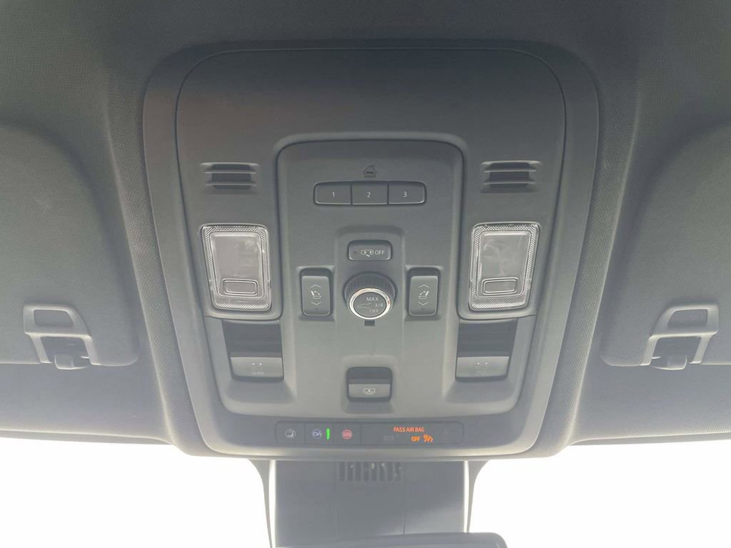 Used 2023 Chevrolet Tahoe LT w/ LT Signature Package image 28