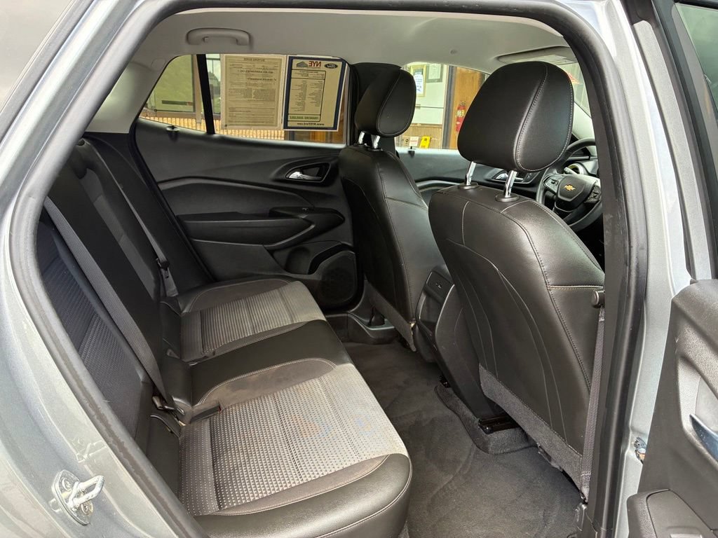 Used 2024 Chevrolet Trax LT FWD image 42