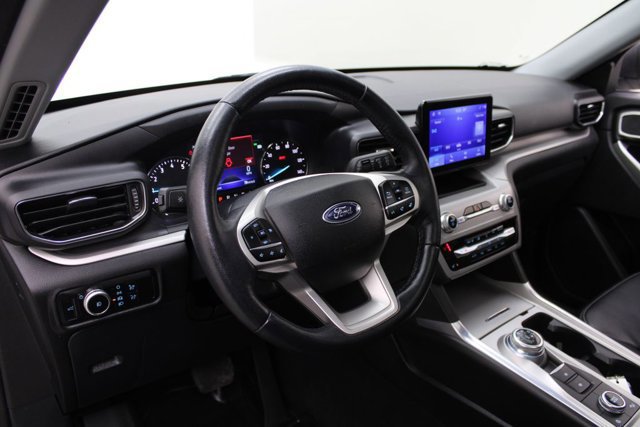 Certified 2023 Ford Explorer XLT w/ Equipment Group 202A image 17