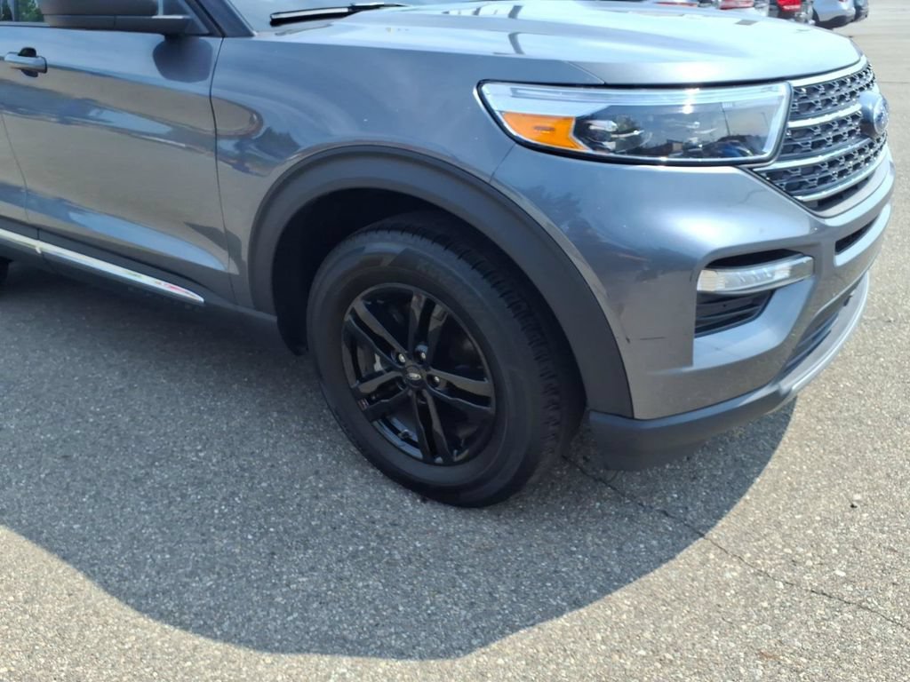 Certified 2024 Ford Explorer XLT AWD/4WD image 5