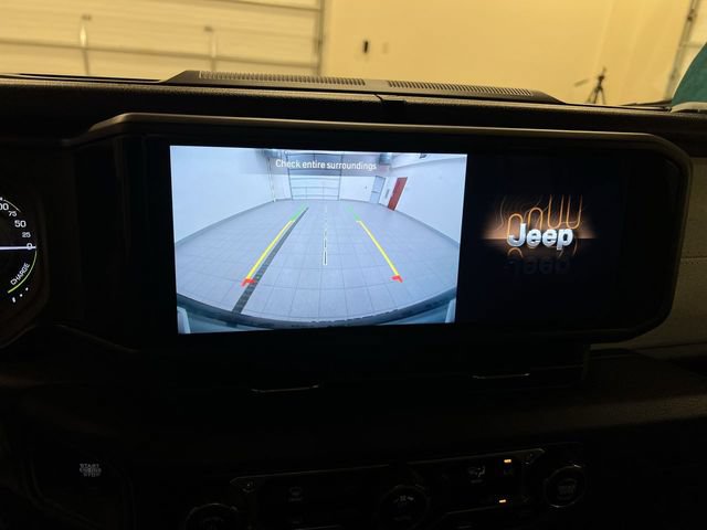 Used 2024 Jeep Wrangler Unlimited AWD/4WD image 15