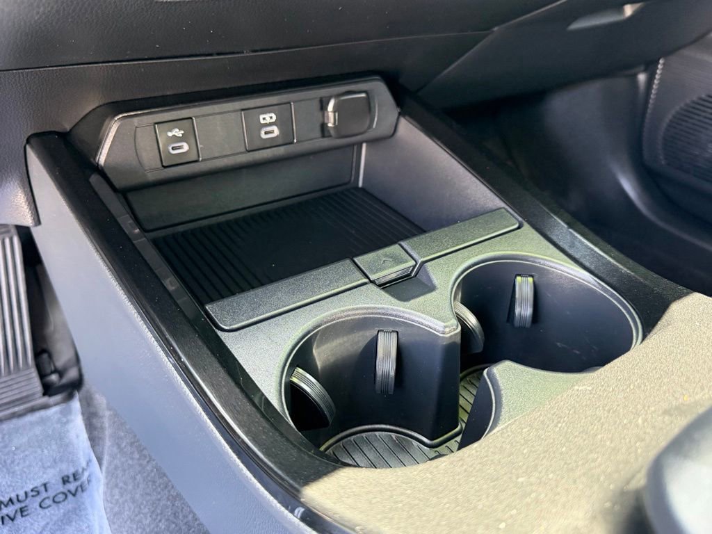 Used 2026 Toyota Prius Plug-In Hybrid FWD image 33