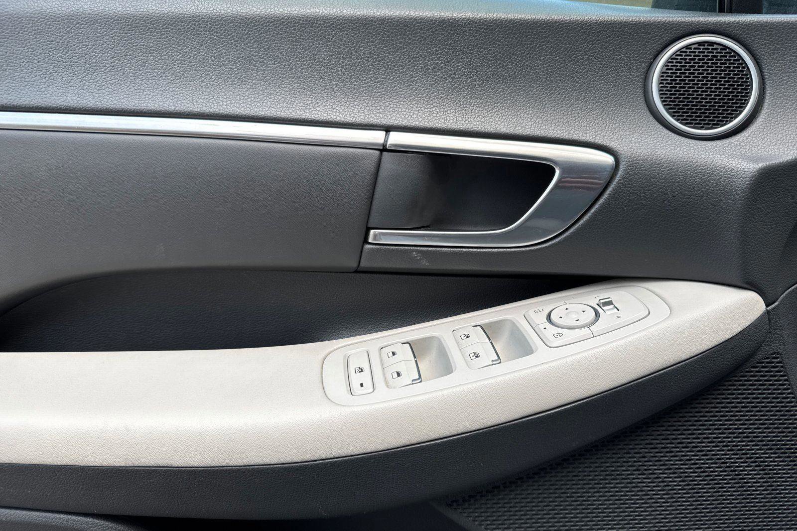 Used 2023 Hyundai Sonata SEL image 16