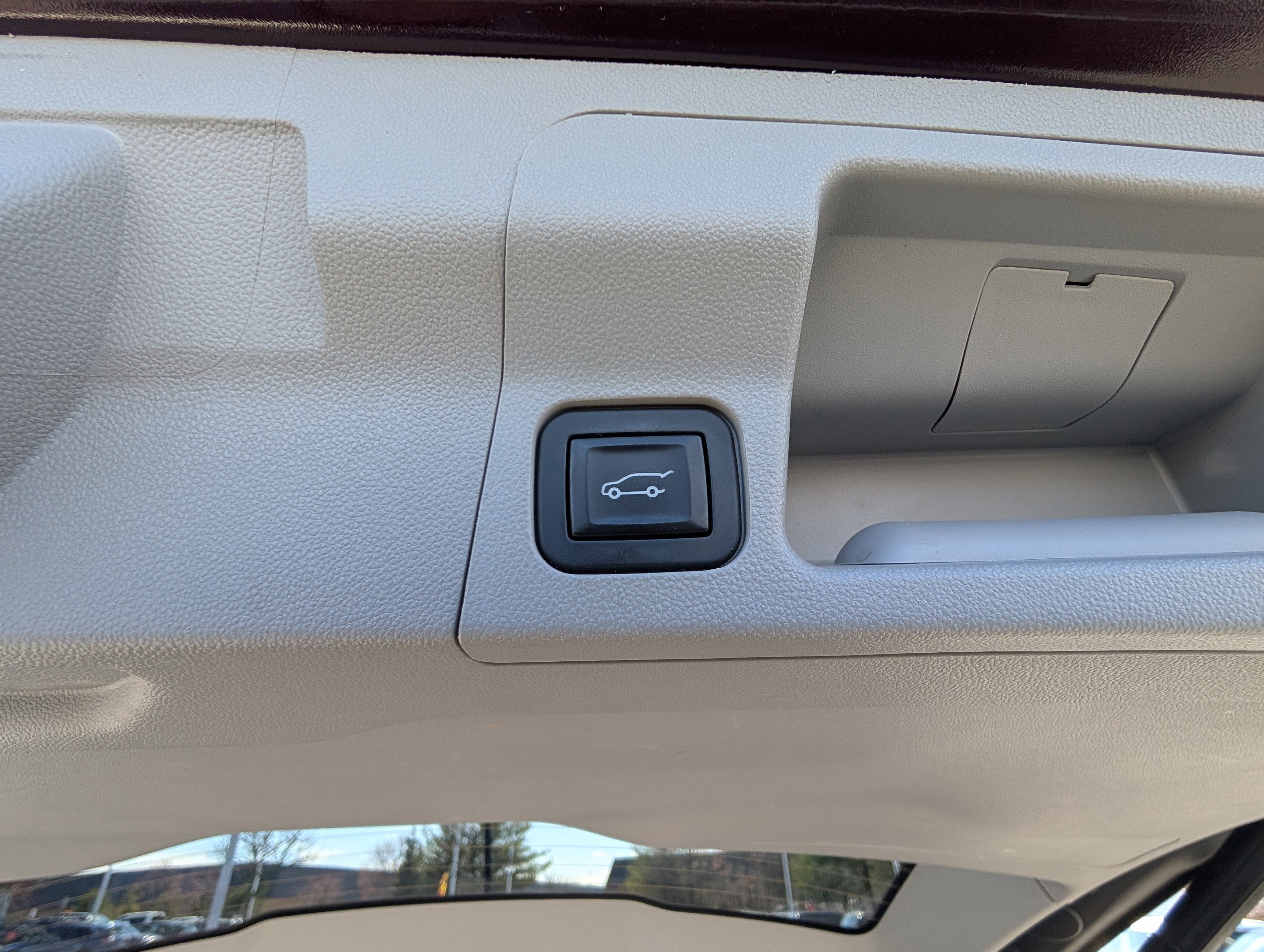 Used 2018 GMC Acadia SLT w/ LPO, Black Accent Package image 13