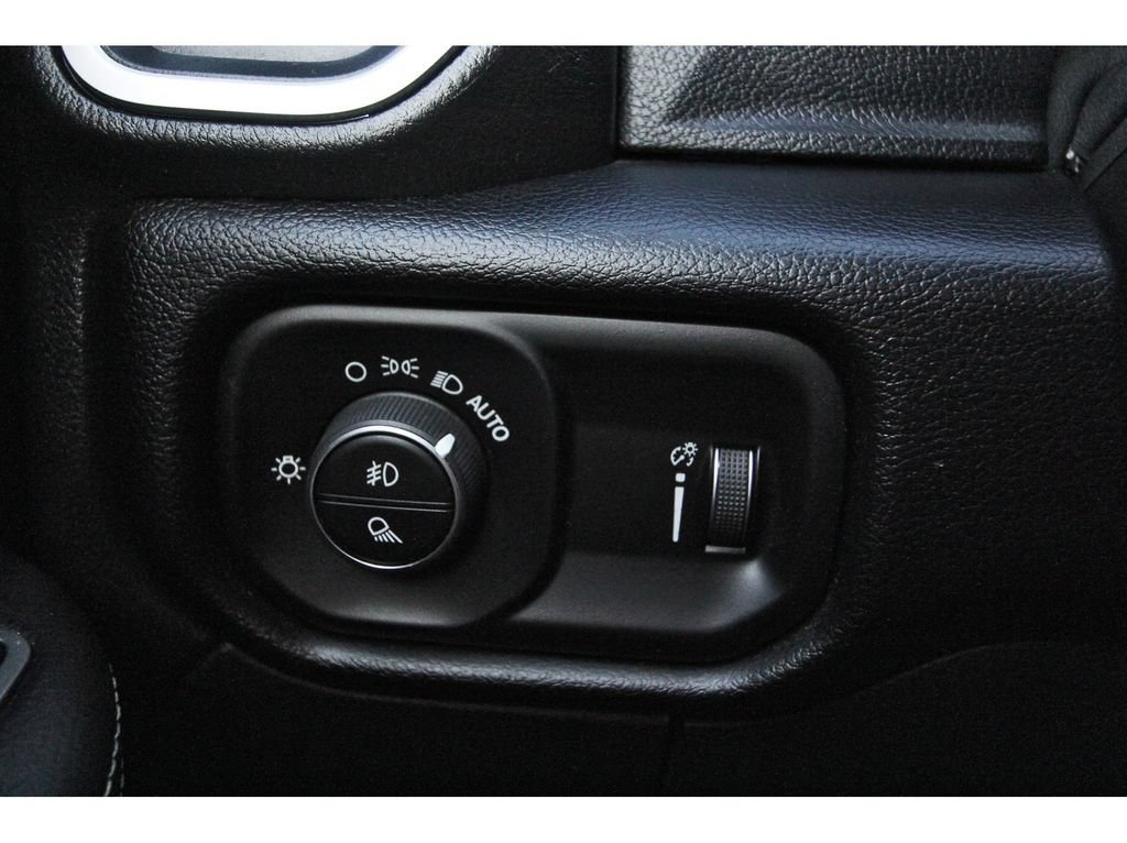Used 2024 RAM 3500 Big Horn w/ Sport Appearance Package AWD/4WD image 20