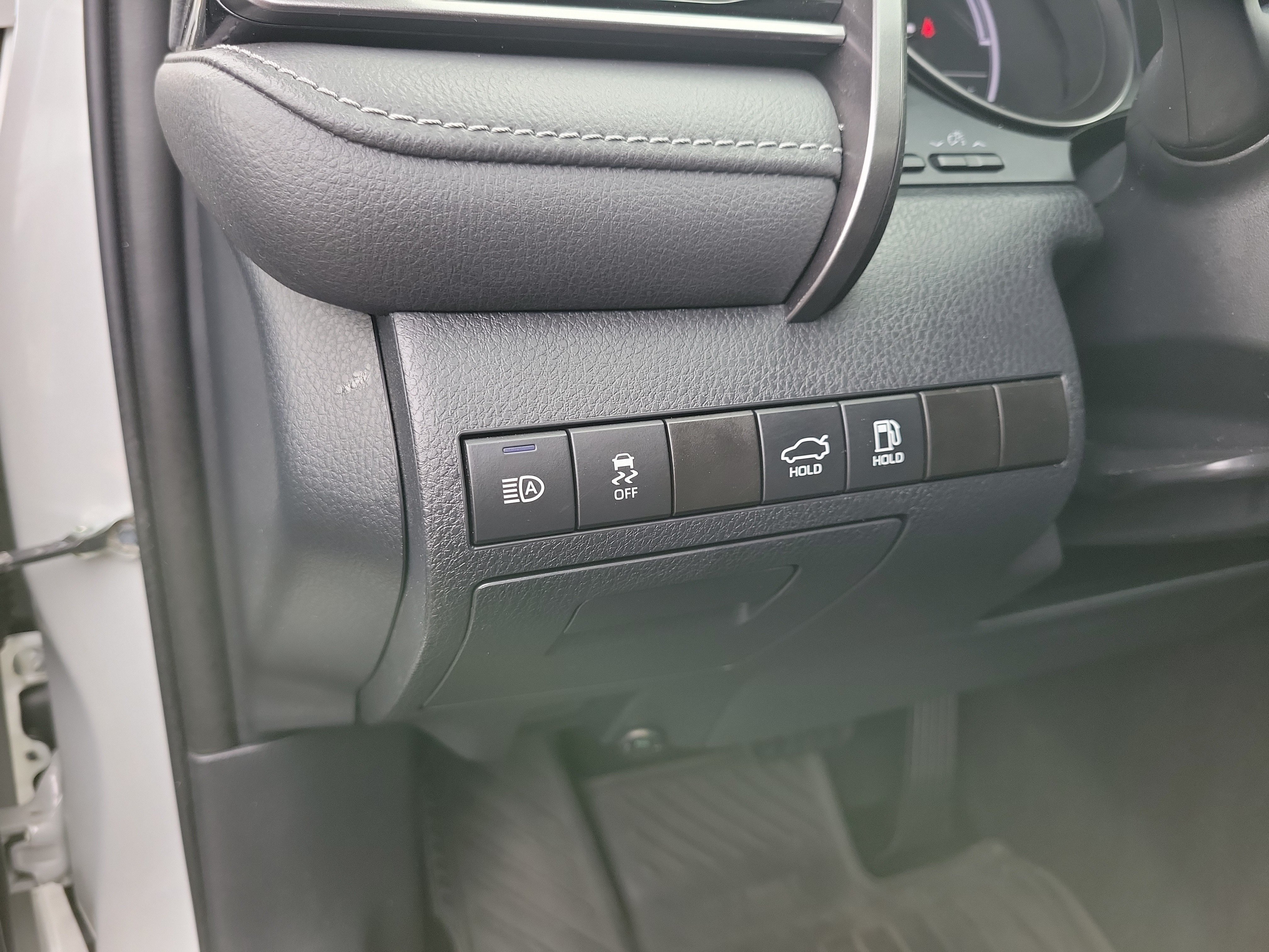 Used 2024 Toyota Camry SE w/ Audio Upgrade Package FWD image 10