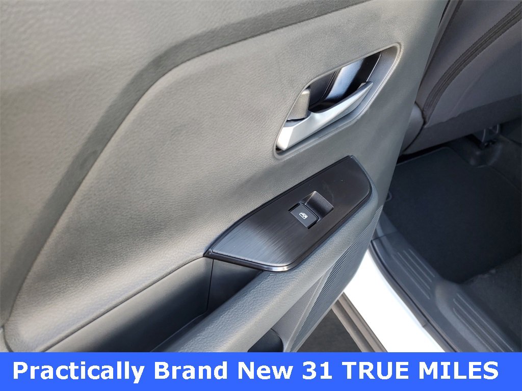 Used 2025 Nissan Kicks SV image 9