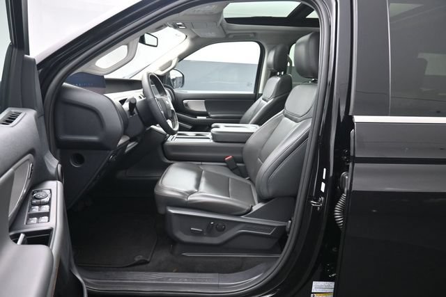 Certified 2025 Ford Expedition Active AWD/4WD image 10