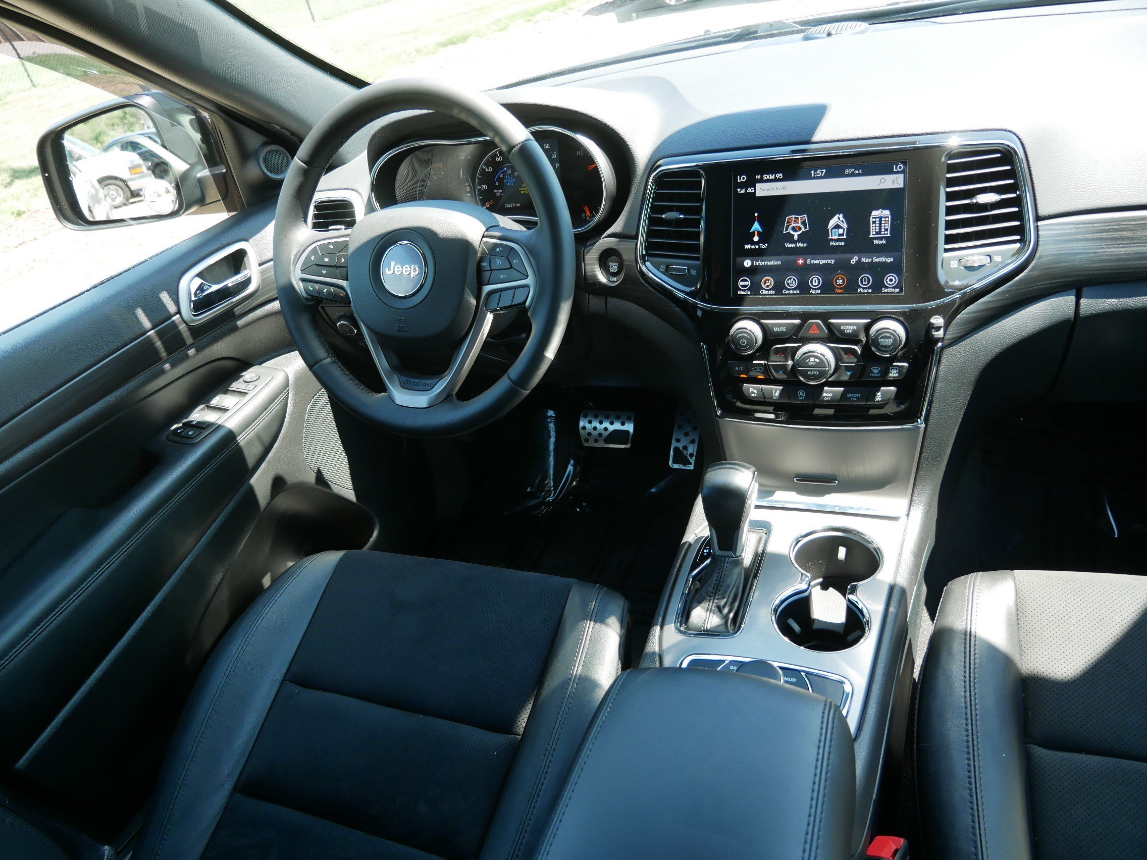 Used 2022 Jeep Grand Cherokee Laredo X AWD/4WD image 9