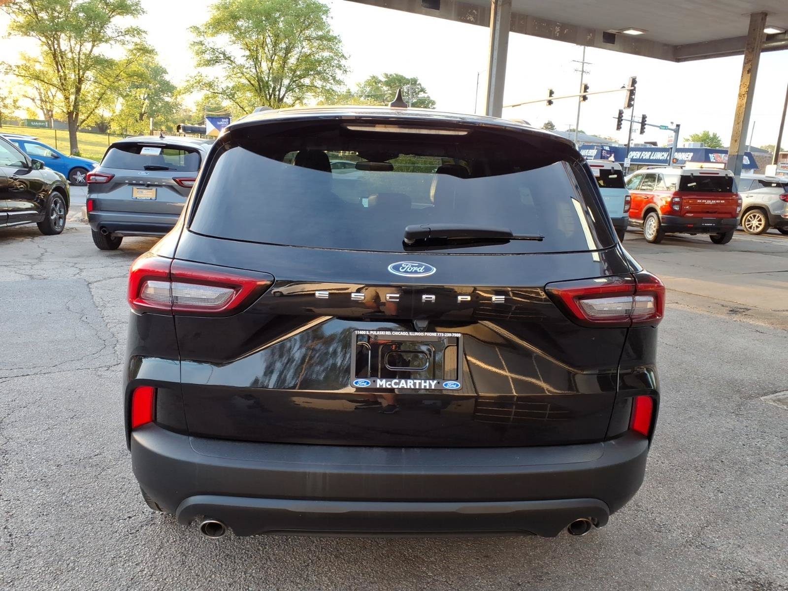 Certified 2025 Ford Escape ST-Line FWD image 3