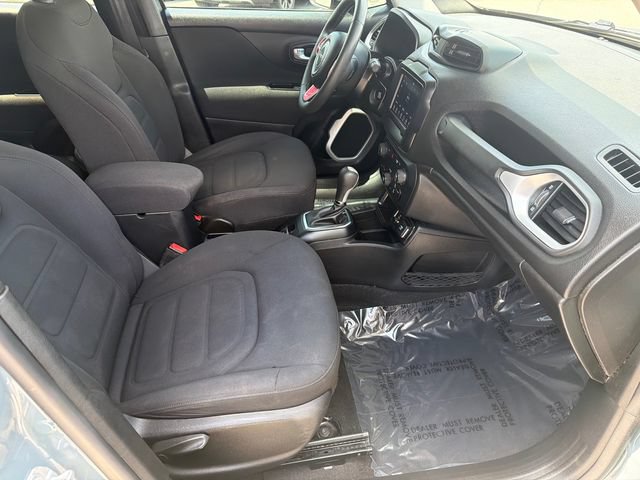 Used 2018 Jeep Renegade Latitude FWD image 15