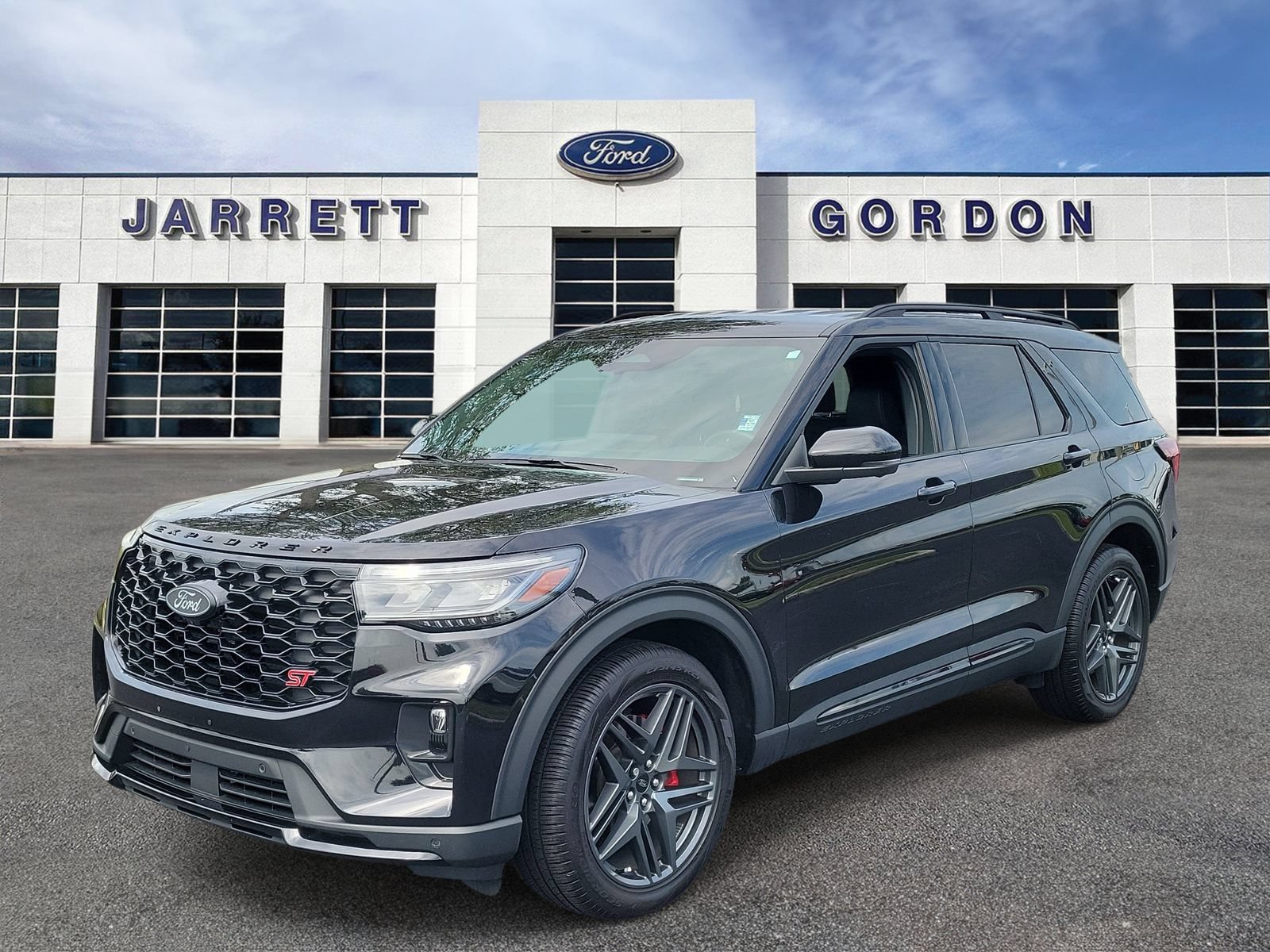 Certified 2025 Ford Explorer ST RWD image 2