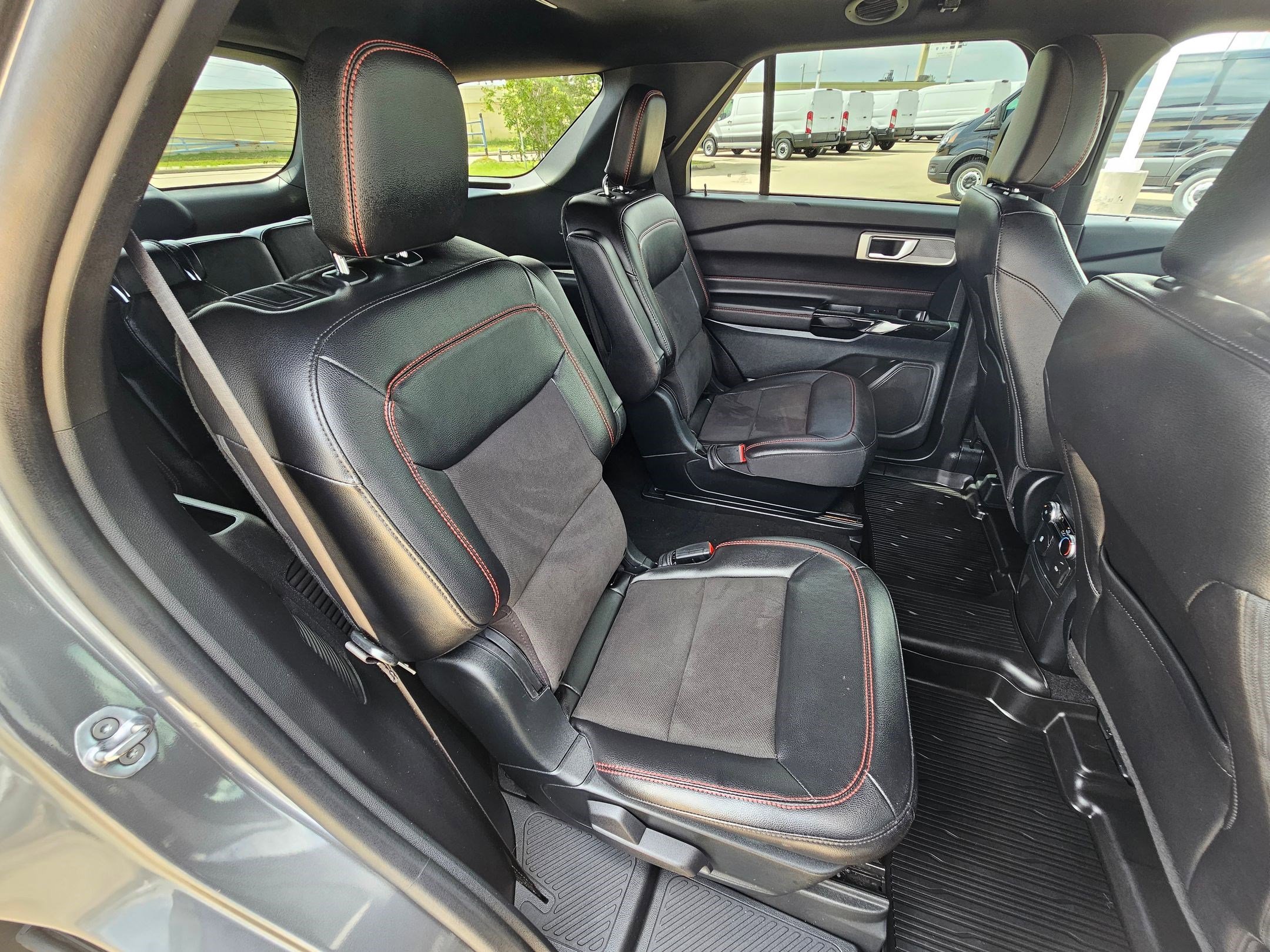Certified 2023 Ford Explorer ST-Line w/ Class IV Trailer Tow Package AWD/4WD image 32