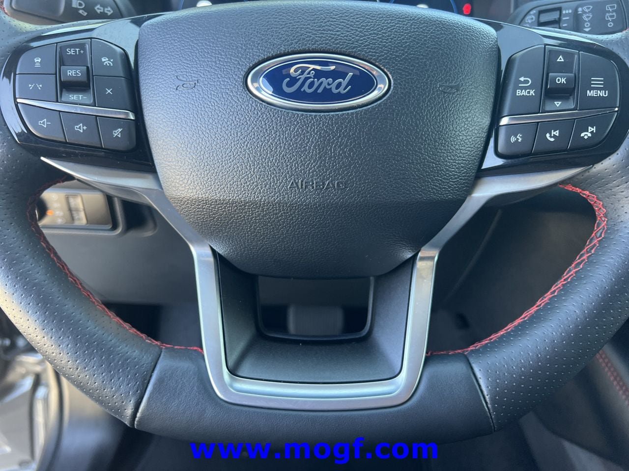 Certified 2025 Ford Explorer ST-Line AWD/4WD image 12