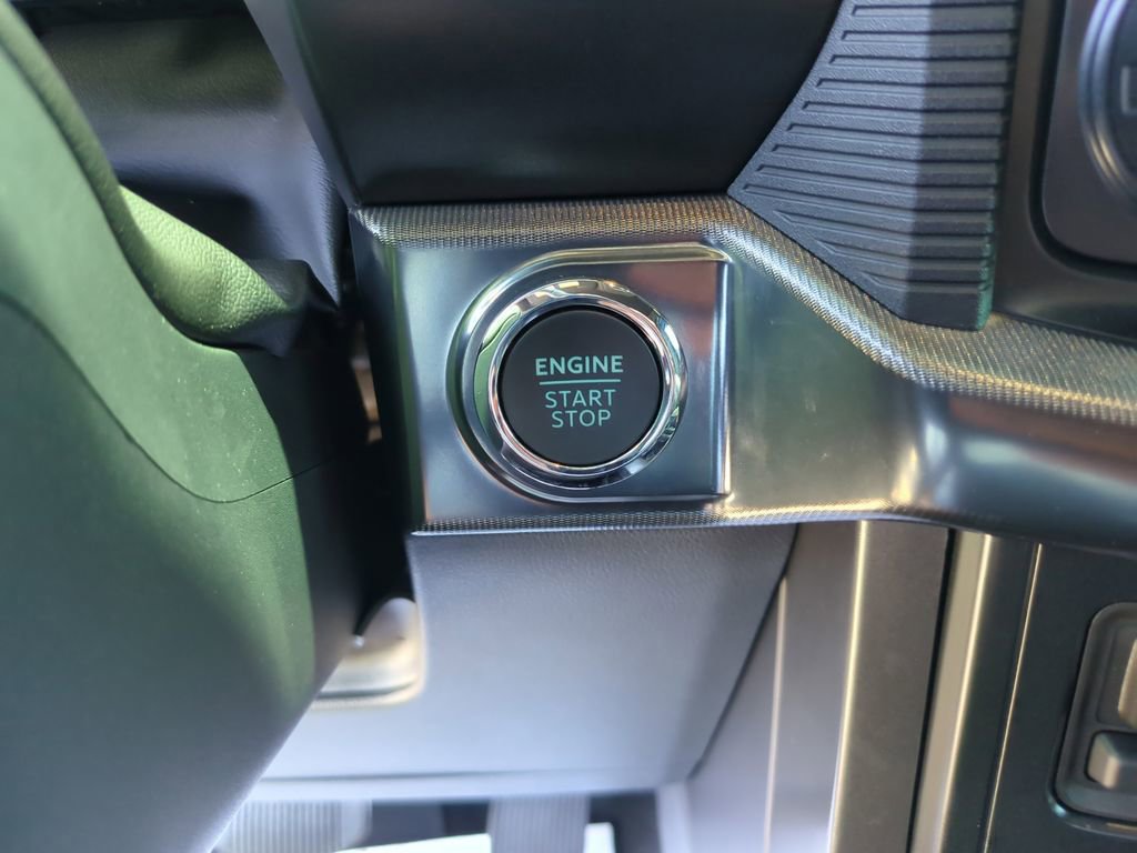 Certified 2025 Ford F150 Lariat w/ Equipment Group 502A High image 33