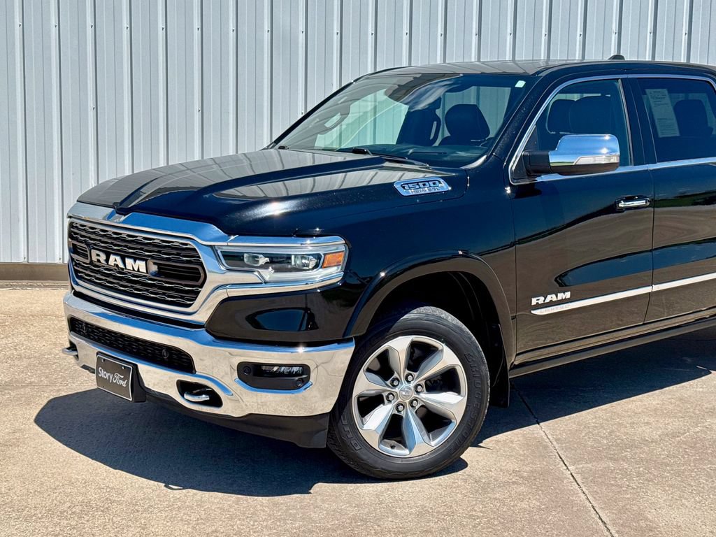Used 2022 RAM 1500 Limited AWD/4WD image 2