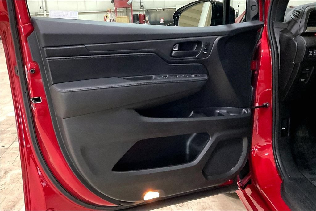 Used 2025 Honda Odyssey Sport-L image 22