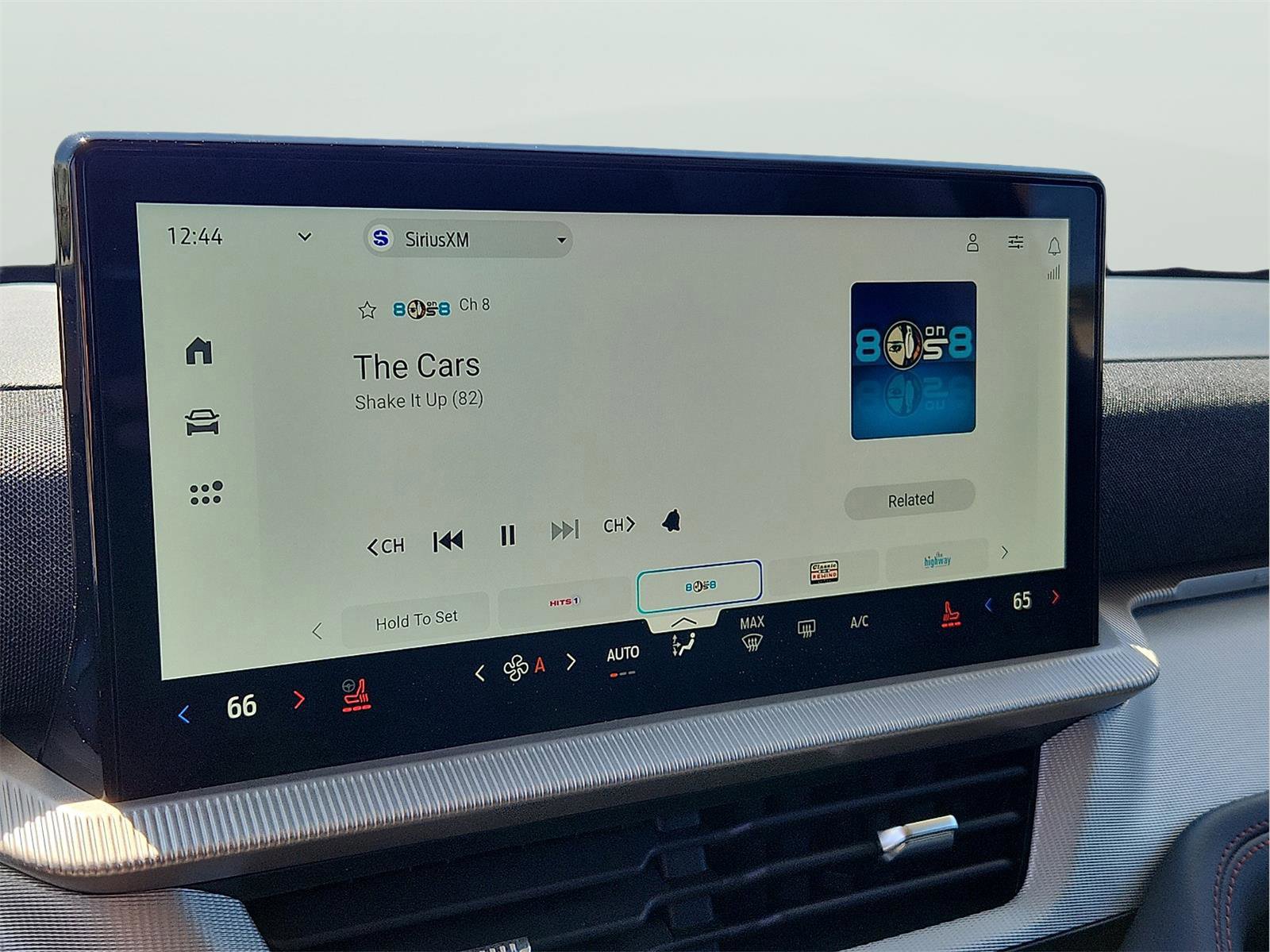 Certified 2025 Ford Explorer Active w/ Active Comfort Package image 14