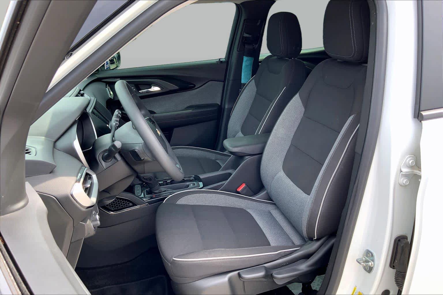 Used 2023 Chevrolet TrailBlazer LS FWD image 8