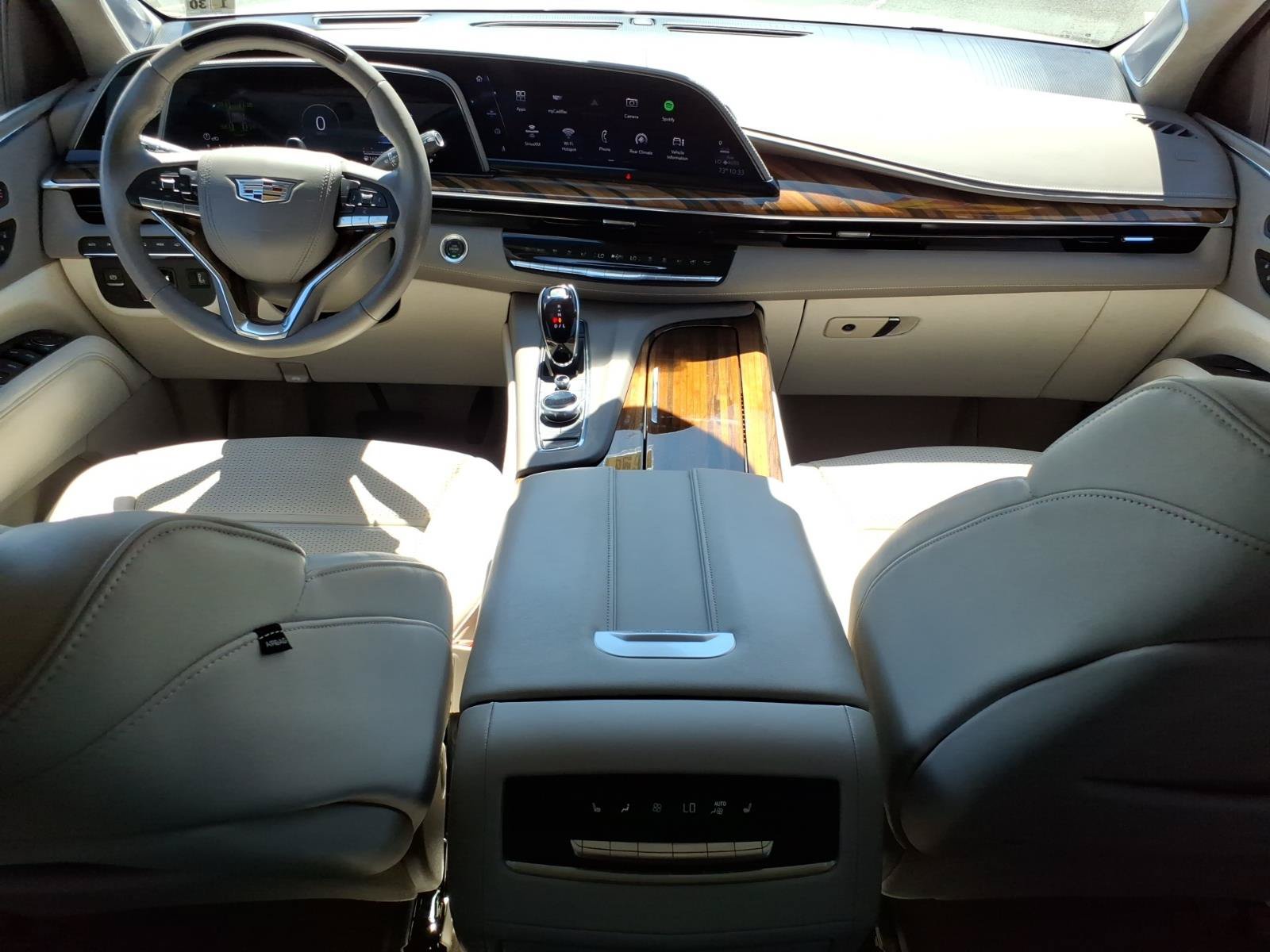 Used 2024 Cadillac Escalade ESV Sport Platinum AWD/4WD image 10
