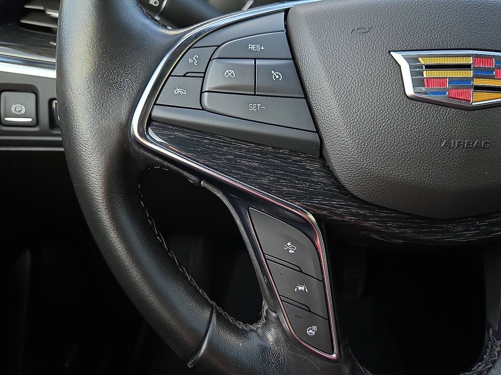 Used 2022 Cadillac XT5 Premium Luxury w/ LPO, Floor Liner Package FWD image 18