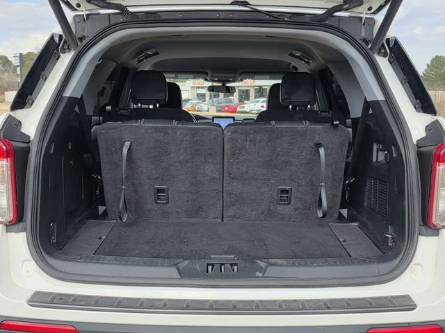 Certified 2022 Ford Explorer XLT w/ Equipment Group 202A image 28