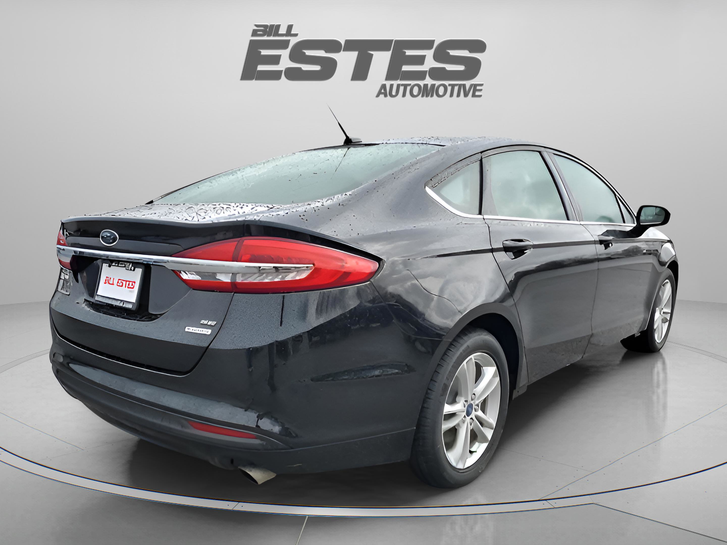 Certified 2018 Ford Fusion SE w/ Fusion SE Technology Package FWD image 4