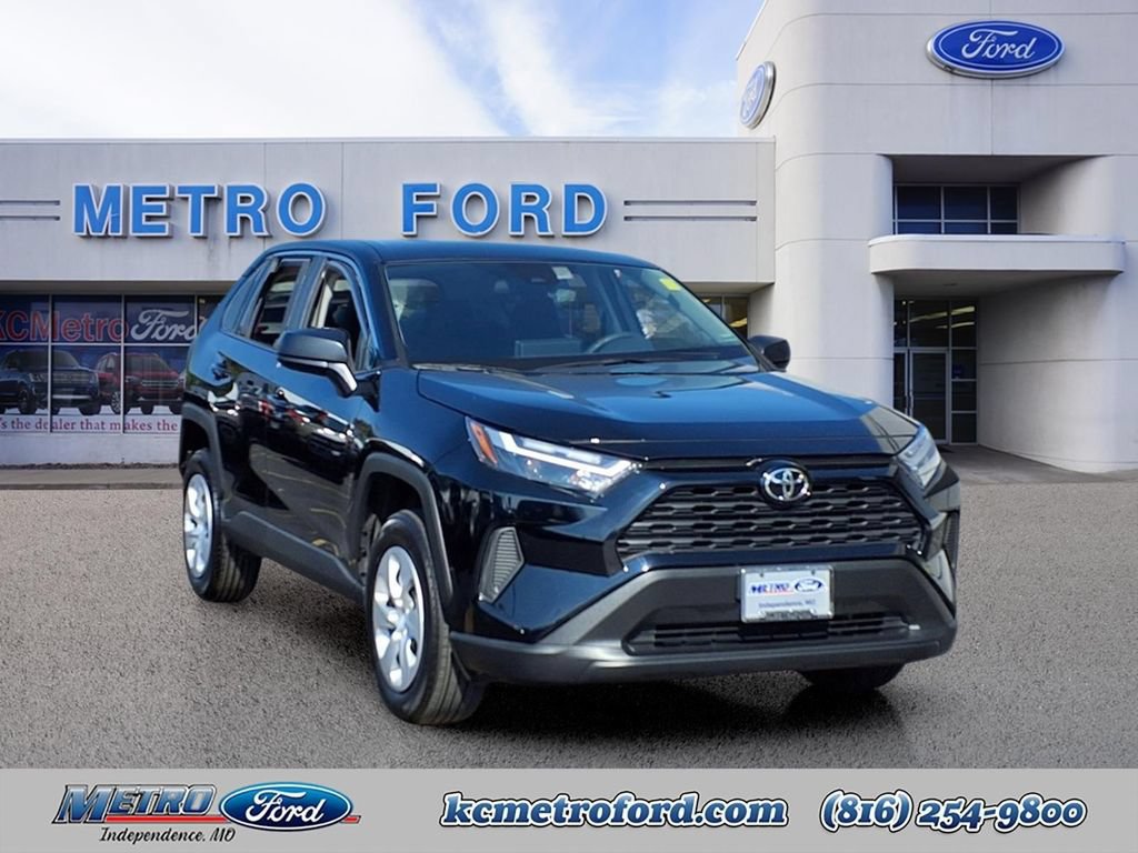 Used 2025 Toyota RAV4 LE AWD/4WD video 1