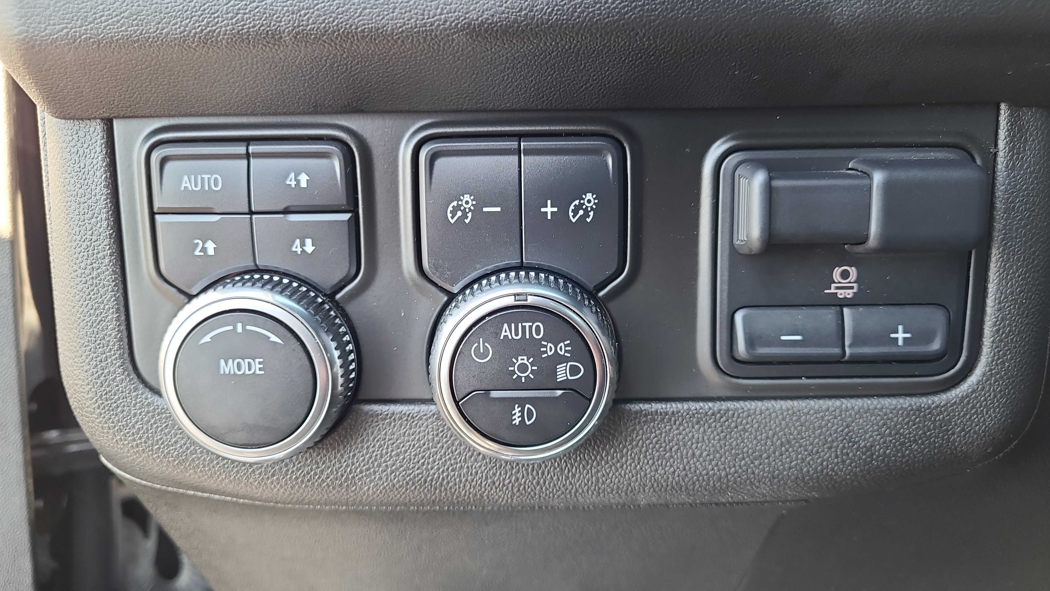 Used 2022 GMC Yukon SLT w/ Max Trailering Package AWD/4WD image 30