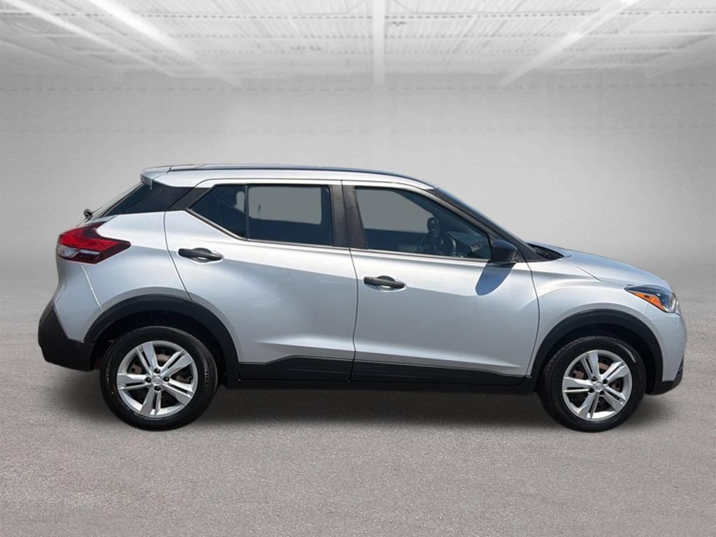 Used 2020 Nissan Kicks S FWD image 11