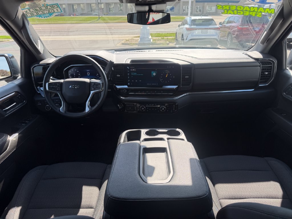 Used 2024 Chevrolet Silverado 1500 RST AWD/4WD image 43