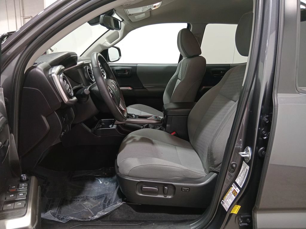Used 2023 Toyota Tacoma SR5 AWD/4WD image 16