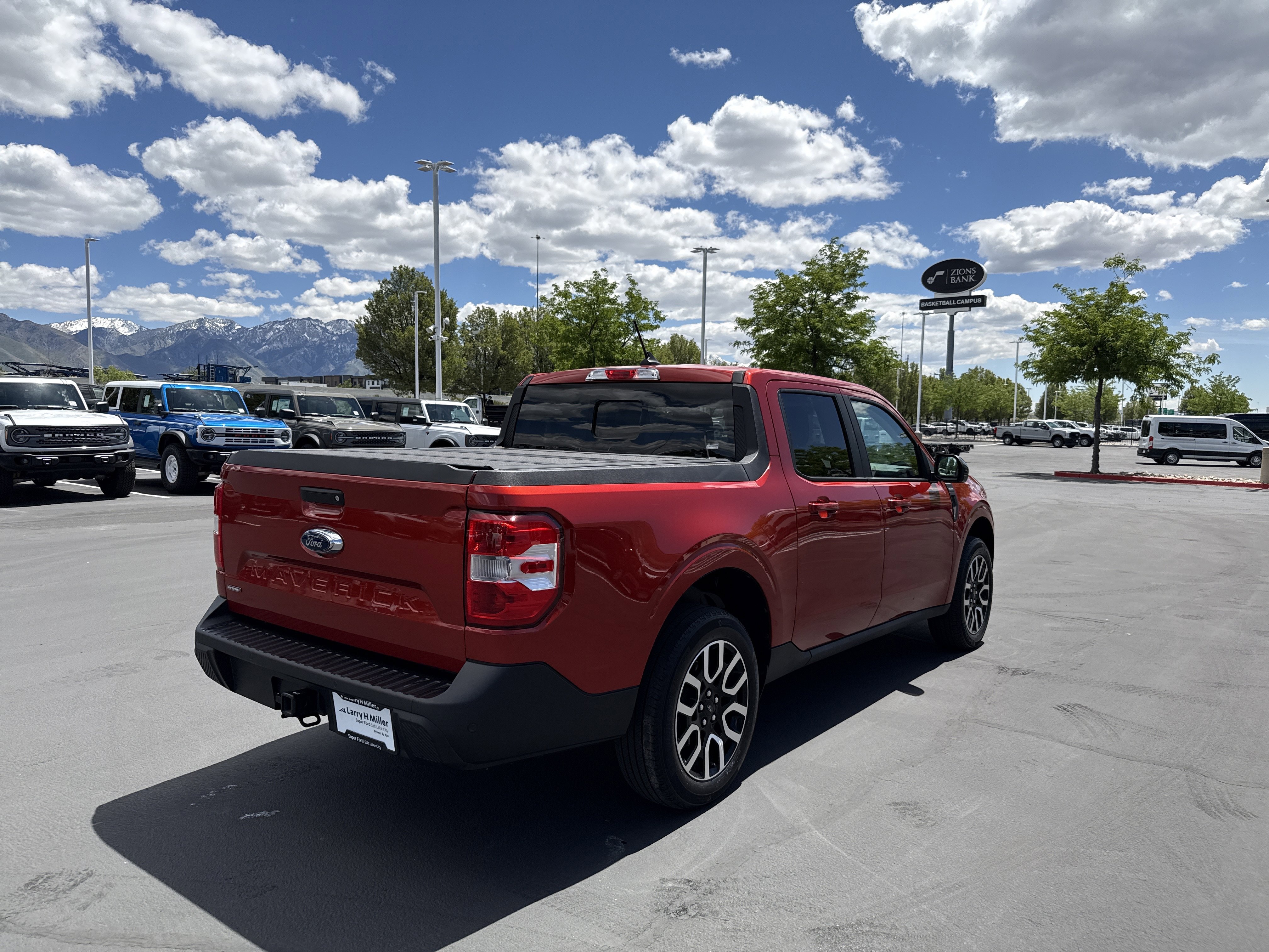 Certified 2024 Ford Maverick Lariat FWD image 5